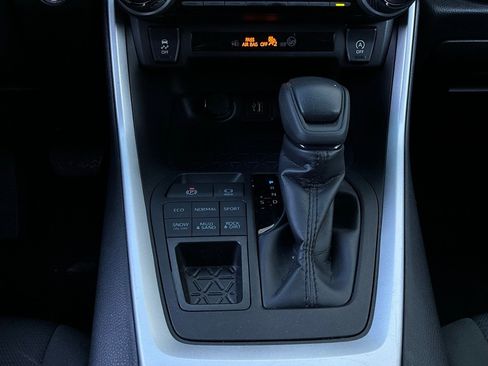 Used 2025 Toyota RAV4 XLE image 24