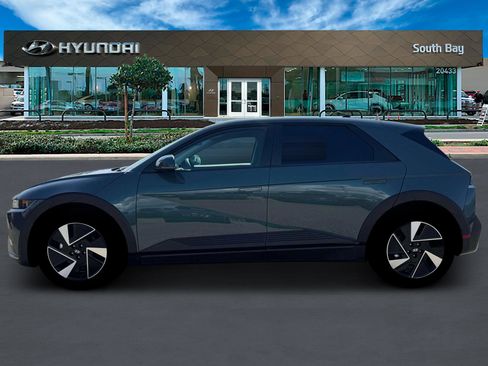 New 2026 Hyundai Ioniq 5 SE image 3