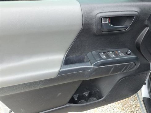 Certified 2023 Toyota Tacoma SR AWD/4WD image 12