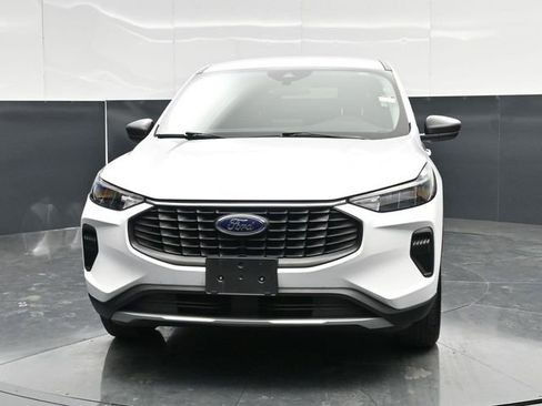Used 2025 Ford Escape Active AWD/4WD image 2