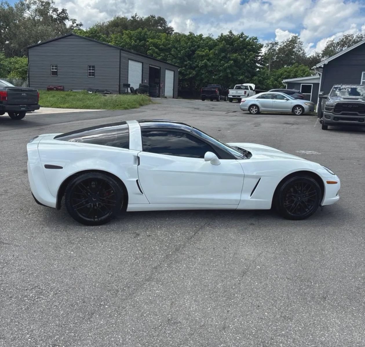 Used 2006 Chevrolet Corvette Coupe w/ Preferred Equipment Group RWD image 6