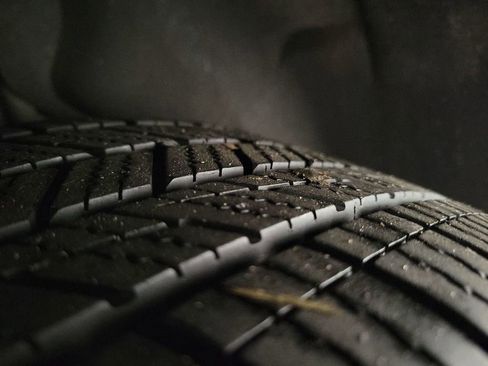 Used 2022 Chevrolet Bolt EUV LT w/ Comfort Package image 12