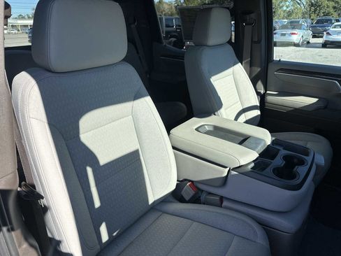 Used 2023 GMC Sierra 1500 SLE image 29