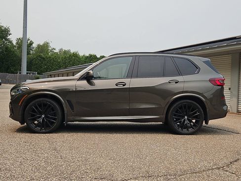 Used 2023 BMW X5 xDrive40i w/ Executive Package AWD/4WD image 2
