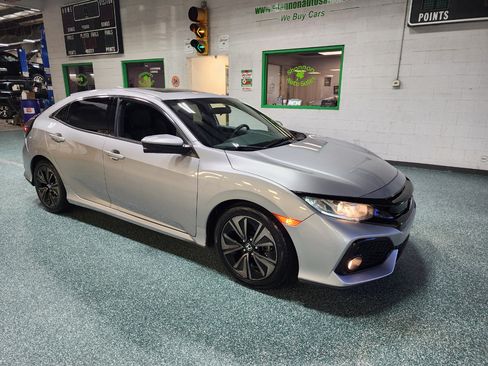 Used 2018 Honda Civic EX image 4