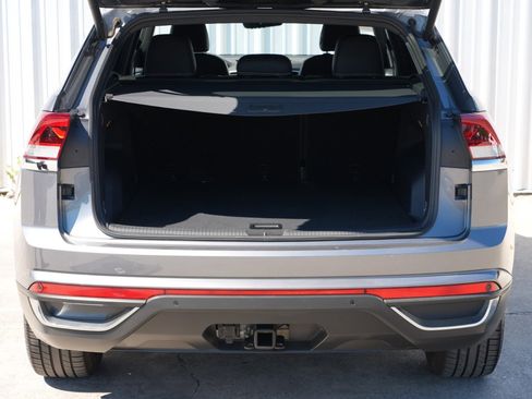 Used 2023 Volkswagen Atlas Cross Sport SE w/ Black Wheel Package image 9