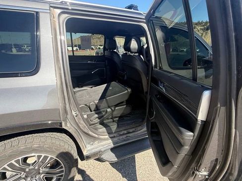 Used 2022 Jeep Wagoneer Series III w/ Convenience Group I image 13