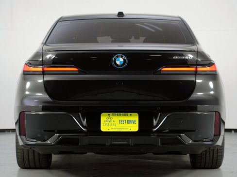 Used 2024 BMW i7 eDrive50 w/ M Sport Package image 11