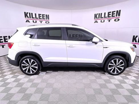 Used 2024 Volkswagen Taos SE image 8