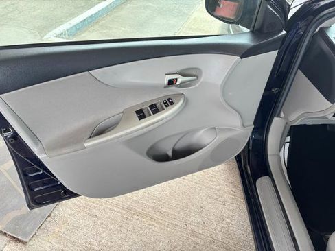 Used 2013 Toyota Corolla LE FWD image 23