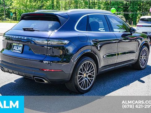 Used 2023 Porsche Cayenne AWD/4WD image 6