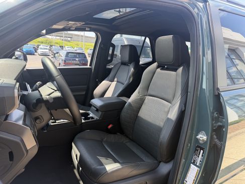 Used 2025 Toyota 4Runner TRD Off-Road Premium w/ Tow Technology Package AWD/4WD image 33