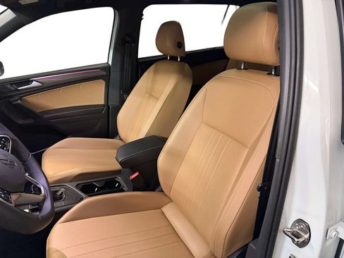 Used 2022 Volkswagen Tiguan SE R-Line FWD image 17
