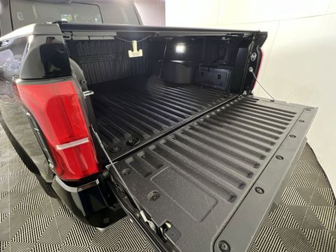 Used 2024 Toyota Tacoma Limited w/ Limited Package (LT) image 23