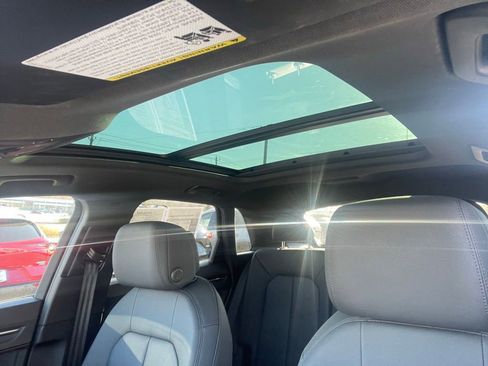 Used 2024 Audi Q3 2.0T Premium image 25