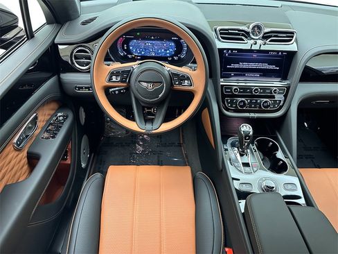 New 2024 Bentley Bentayga image 14