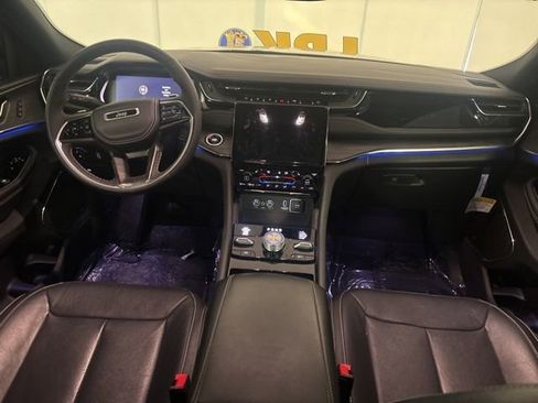 Used 2023 Jeep Grand Cherokee L Overland AWD/4WD image 3