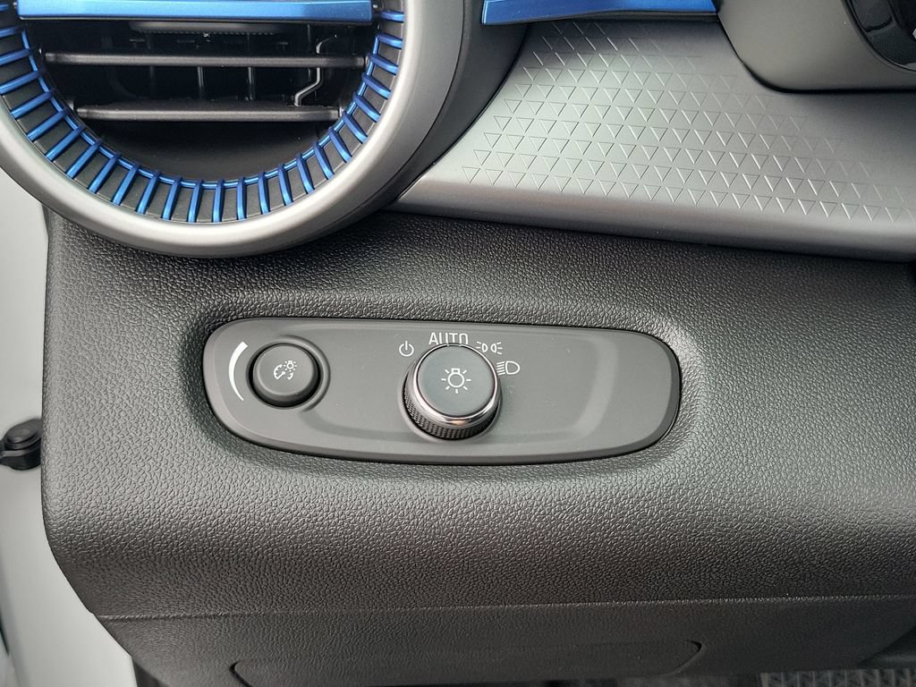 New 2026 Chevrolet Trax LS w/ LS Convenience Package FWD image 11
