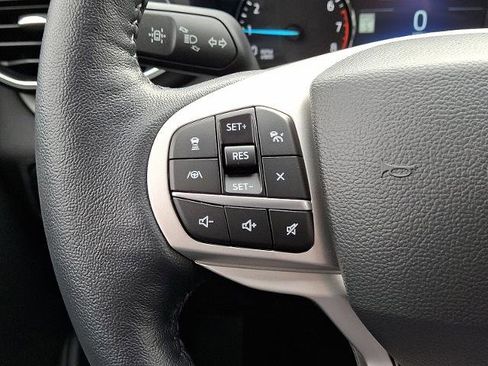 Certified 2022 Ford Explorer XLT w/ Equipment Group 202A image 22