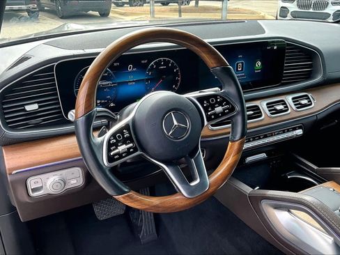 Certified 2023 Mercedes-Benz GLS 450 4MATIC image 18