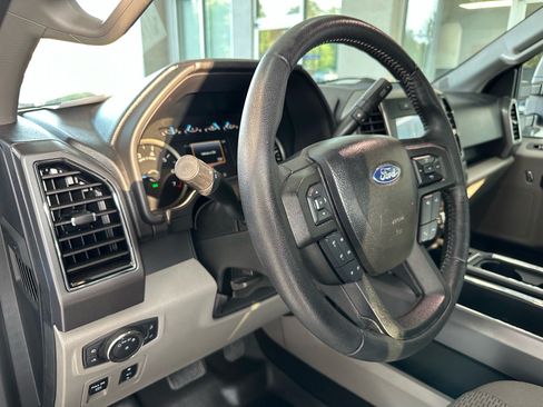 Used 2020 Ford F150 XLT w/ Equipment Group 302A Luxury AWD/4WD image 20