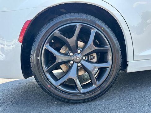 Used 2022 Chrysler 300 Touring L RWD image 18