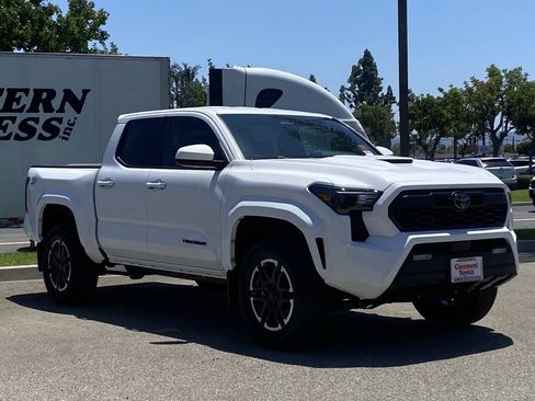 Certified 2026 Toyota Tacoma TRD Sport RWD image 37