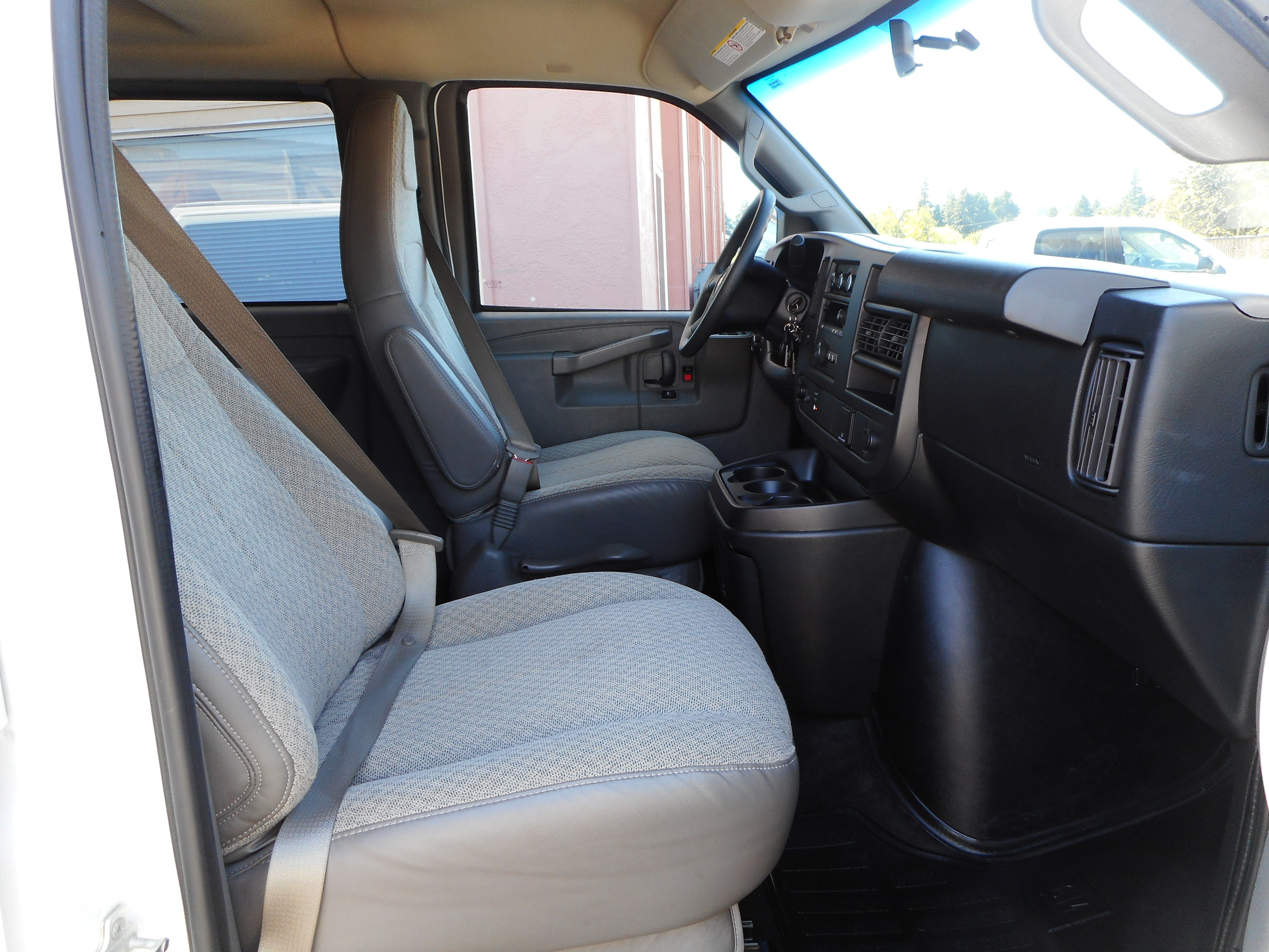 Used 2017 Chevrolet Express 3500 LT w/ LT Preferred Equipment Group RWD image 26