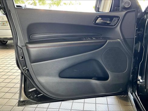 Used 2025 Dodge Durango GT RWD image 2