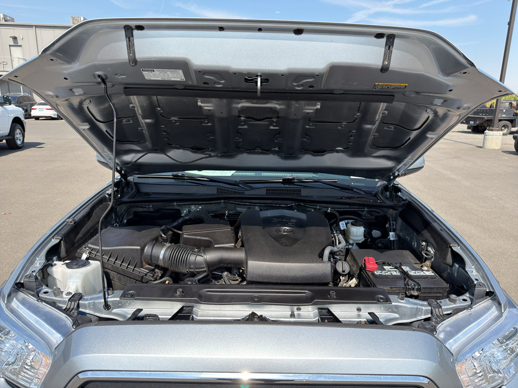 Used 2023 Toyota Tacoma SR5 w/ Technology Package AWD/4WD image 17
