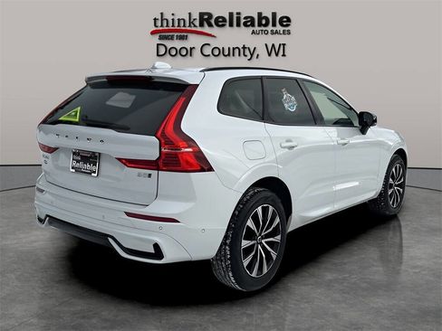 Used 2025 Volvo XC60 B5 Plus image 5