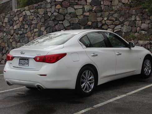 Used 2015 INFINITI Q50 Premium w/ Navigation Package AWD/4WD image 9