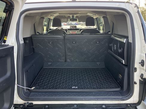 Used 2012 Toyota FJ Cruiser 4WD image 33