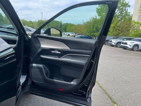 Used 2024 Toyota Grand Highlander Platinum image 34