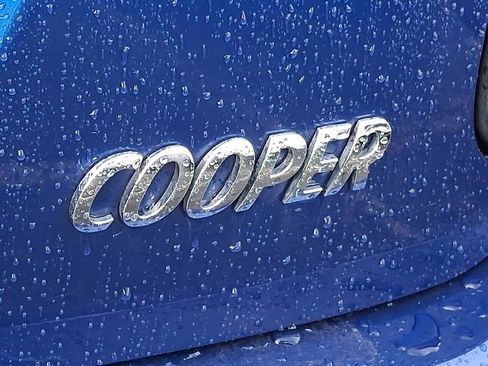 Used 2021 MINI Cooper 2-Door Hardtop w/ Storage Package image 28