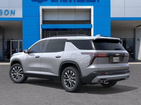 New 2026 Chevrolet Traverse LT FWD image 3