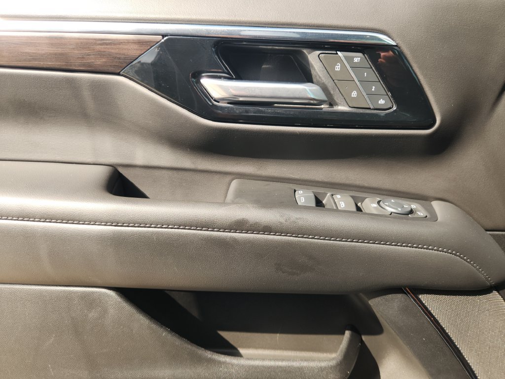 Used 2025 Chevrolet Tahoe LT RWD image 29