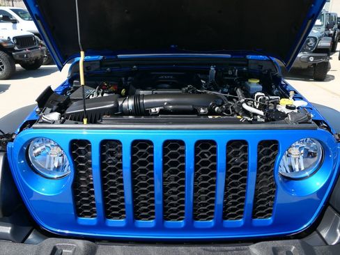 Used 2024 Jeep Wrangler Unlimited Sport AWD/4WD image 28