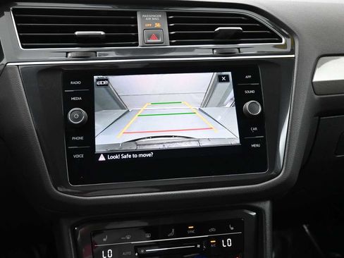 Used 2023 Volkswagen Tiguan SE image 15