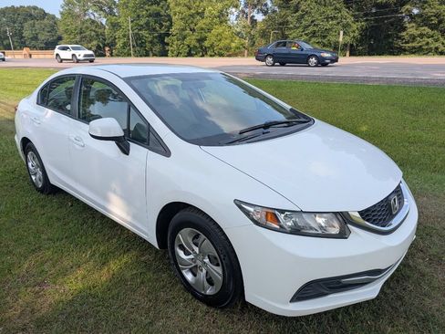 Used 2013 Honda Civic LX image 2