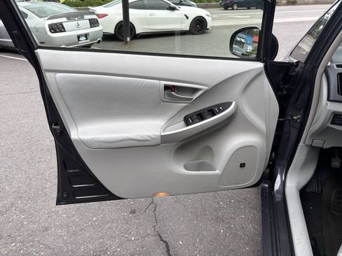 Used 2014 Toyota Prius Four FWD image 26