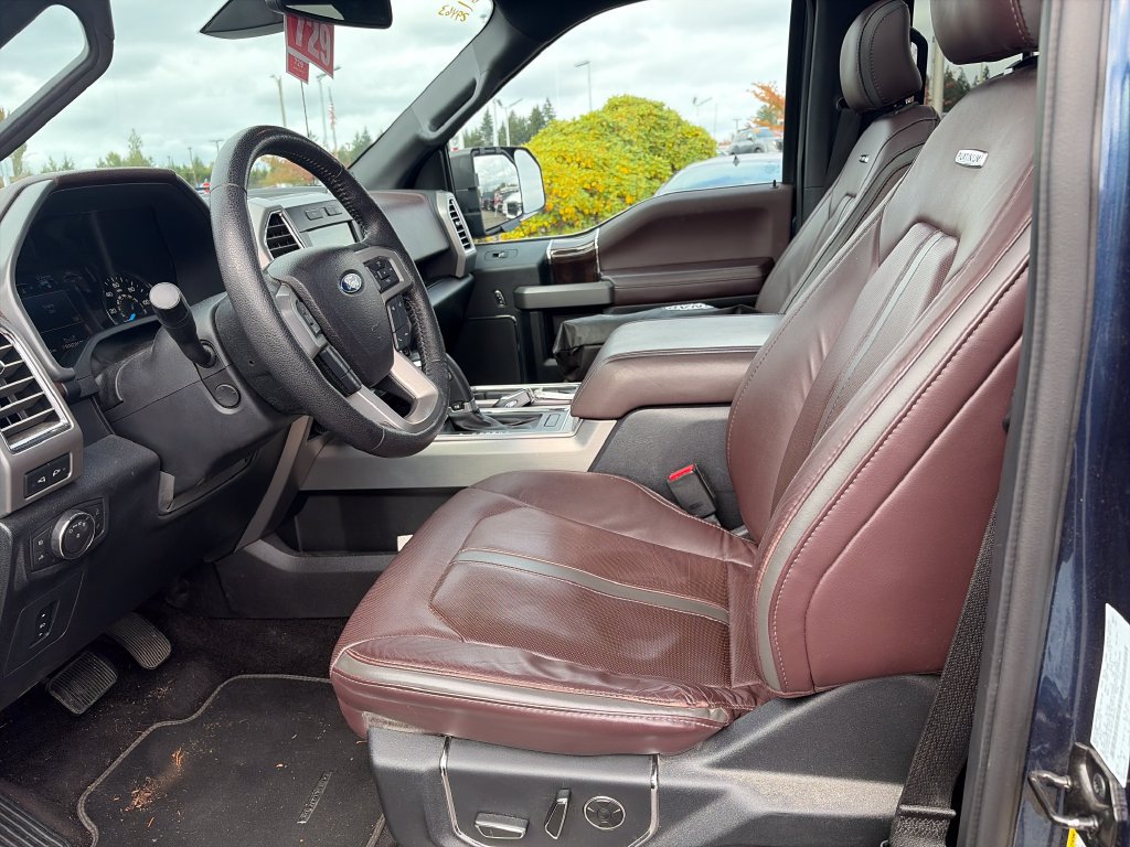 Used 2016 Ford F150 Platinum w/ Equipment Group 701A Luxury AWD/4WD image 4
