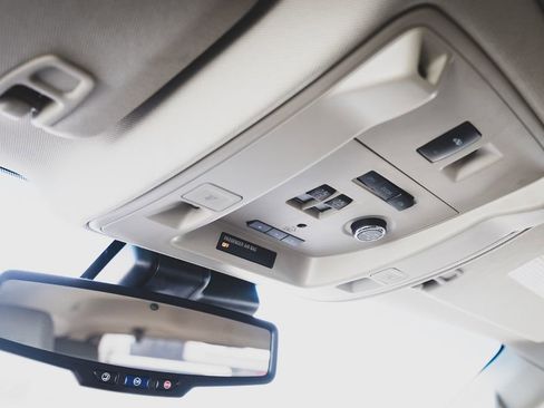 Used 2015 Chevrolet Tahoe LTZ image 18