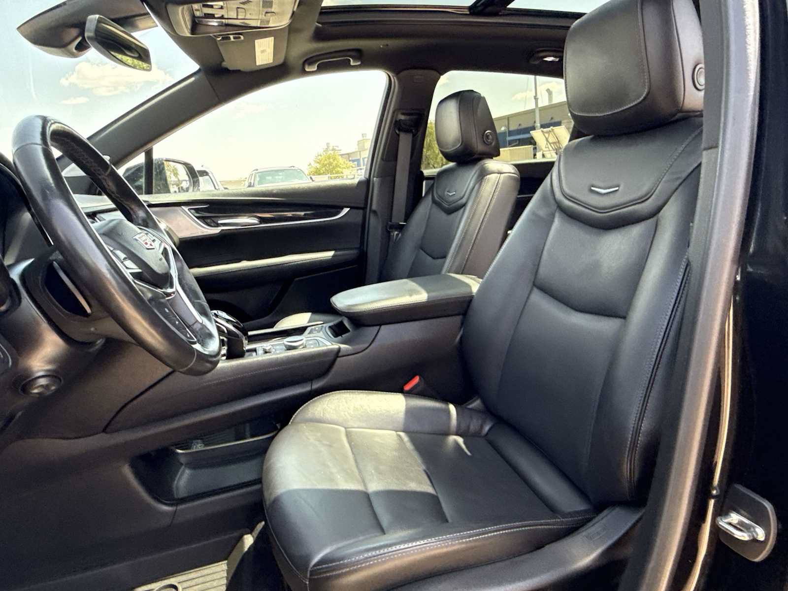 Used 2023 Cadillac XT5 Premium Luxury w/ LPO, Floor Liner Package AWD/4WD image 15