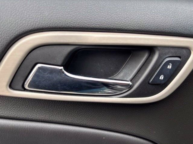 Used 2017 GMC Yukon Denali AWD/4WD image 13