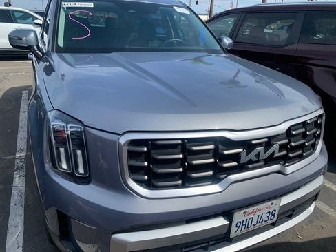 Used 2024 Kia Telluride S FWD image 2