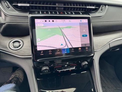 Certified 2023 Jeep Grand Cherokee L Limited w/ Trailer Tow Group (B) image 21