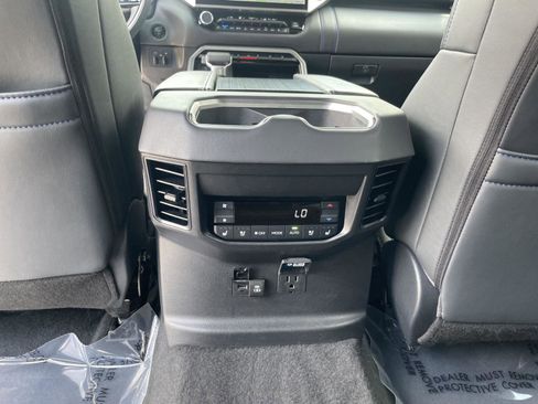 Used 2025 Toyota Sequoia Platinum AWD/4WD image 25