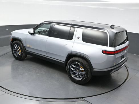 Used 2023 Rivian R1S Adventure AWD/4WD image 41