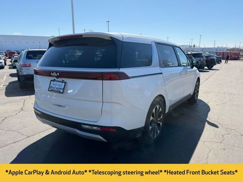 Used 2023 Kia Carnival EX image 7